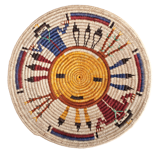 Sandpainting basket by Mary Holiday Black, ET513.E-16. Photo: Kirstin Roper © NHMU