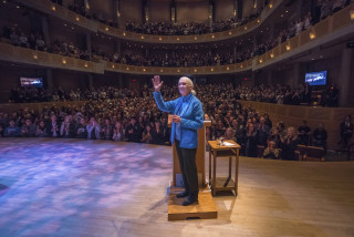 Jane Goodall before an audience